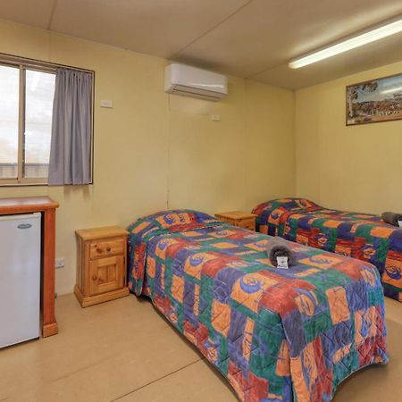 White Cliffs Hotel Bagian luar foto