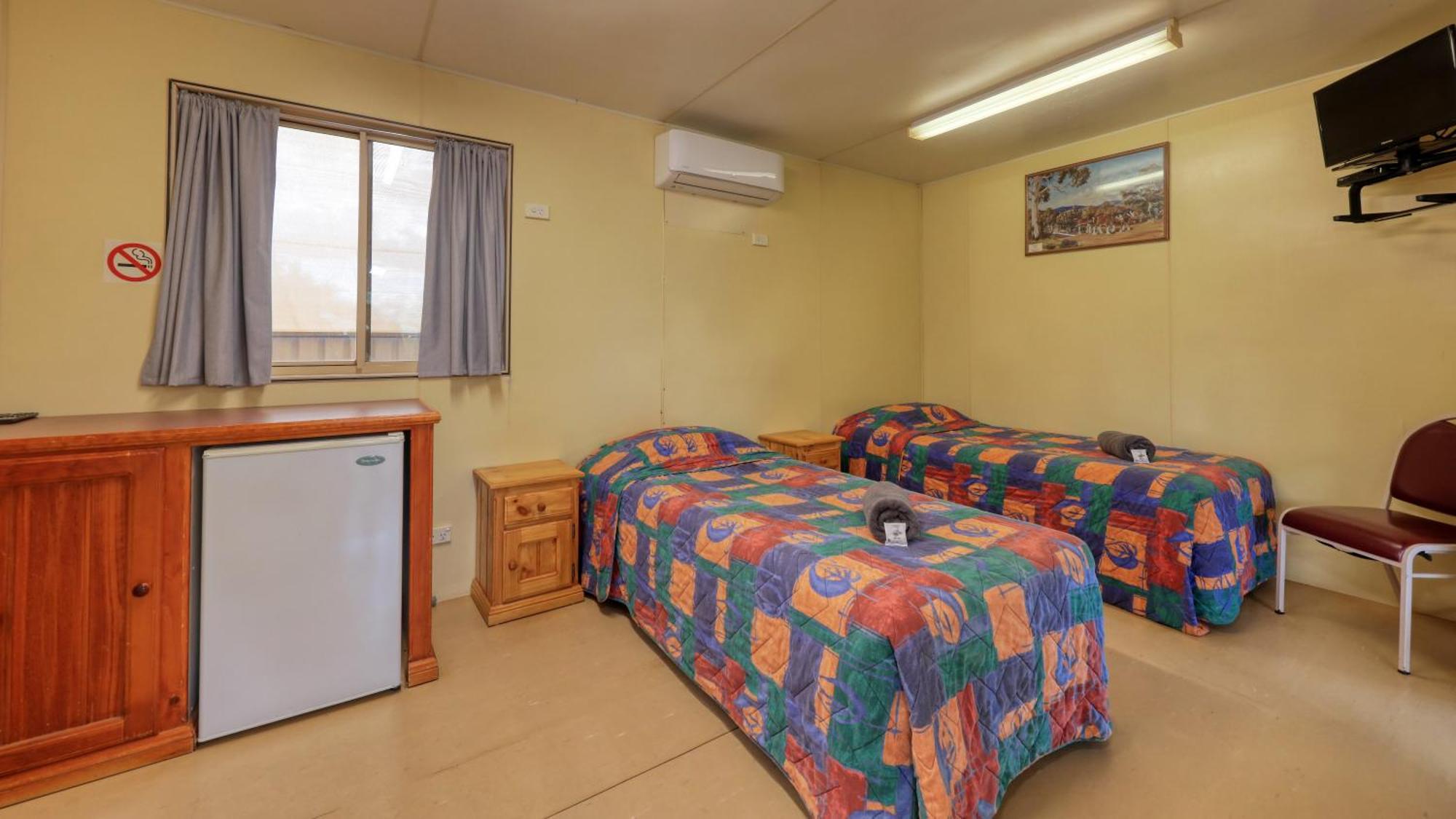 White Cliffs Hotel Bagian luar foto